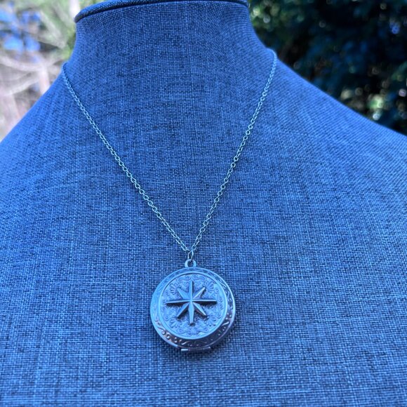 Starburst Stainless Steel Photo Locket Retro 50s Pinup Star - Picture 1 of 8